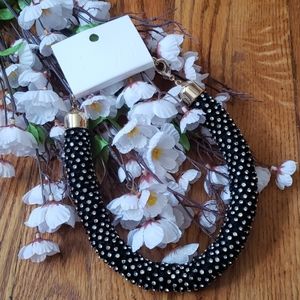 H&M BLACK AND DIAMANTE NECKLACE